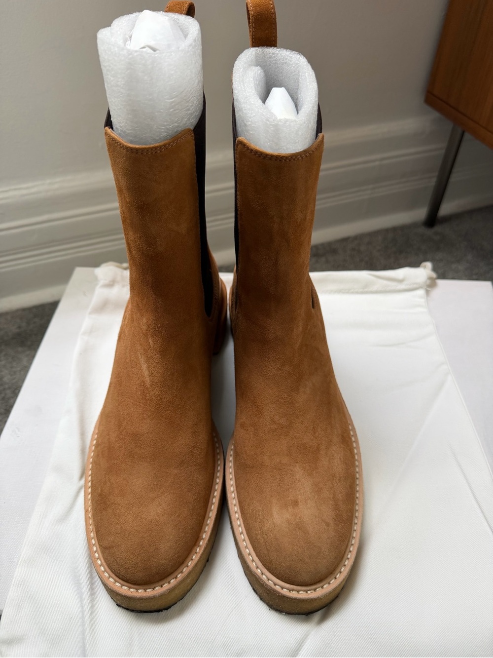 Frame Denim Women's Tan Suede Chelsea Ankle Boots